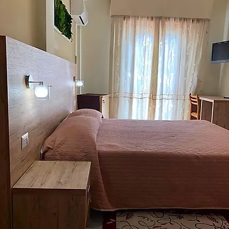 Hotel Centrale Szálloda 2*