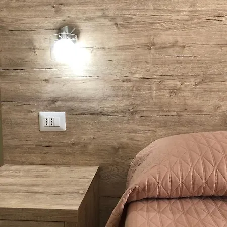 Hotel Centrale מלון