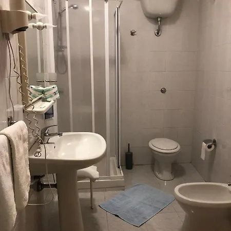 מלון Hotel Centrale